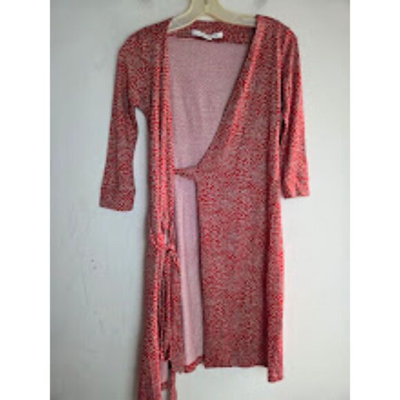 Diane Von Furstenberg Red w/White Hearts 100% Silk Full Wrap Dress size 0 - Picture 2 of 8